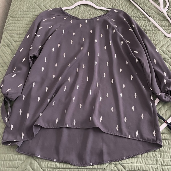 PAPERMOON Larie Tie Sleeve Foil Print Blouse - Picture 5 of 6